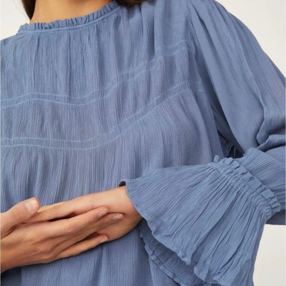 Free People Kelsey Top in Blue Metal Blouse Shirt Size M - Picture 5 of 12